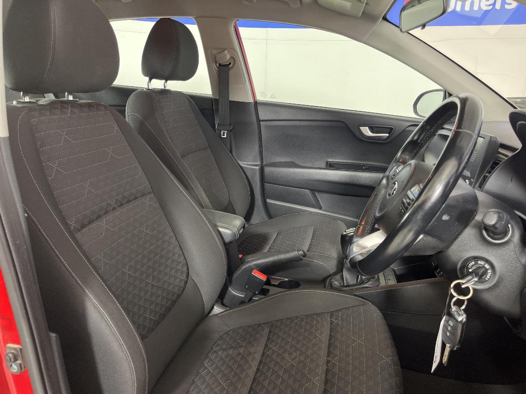 Photo '16' of KIA RIO Photo '16' of KIA RIO