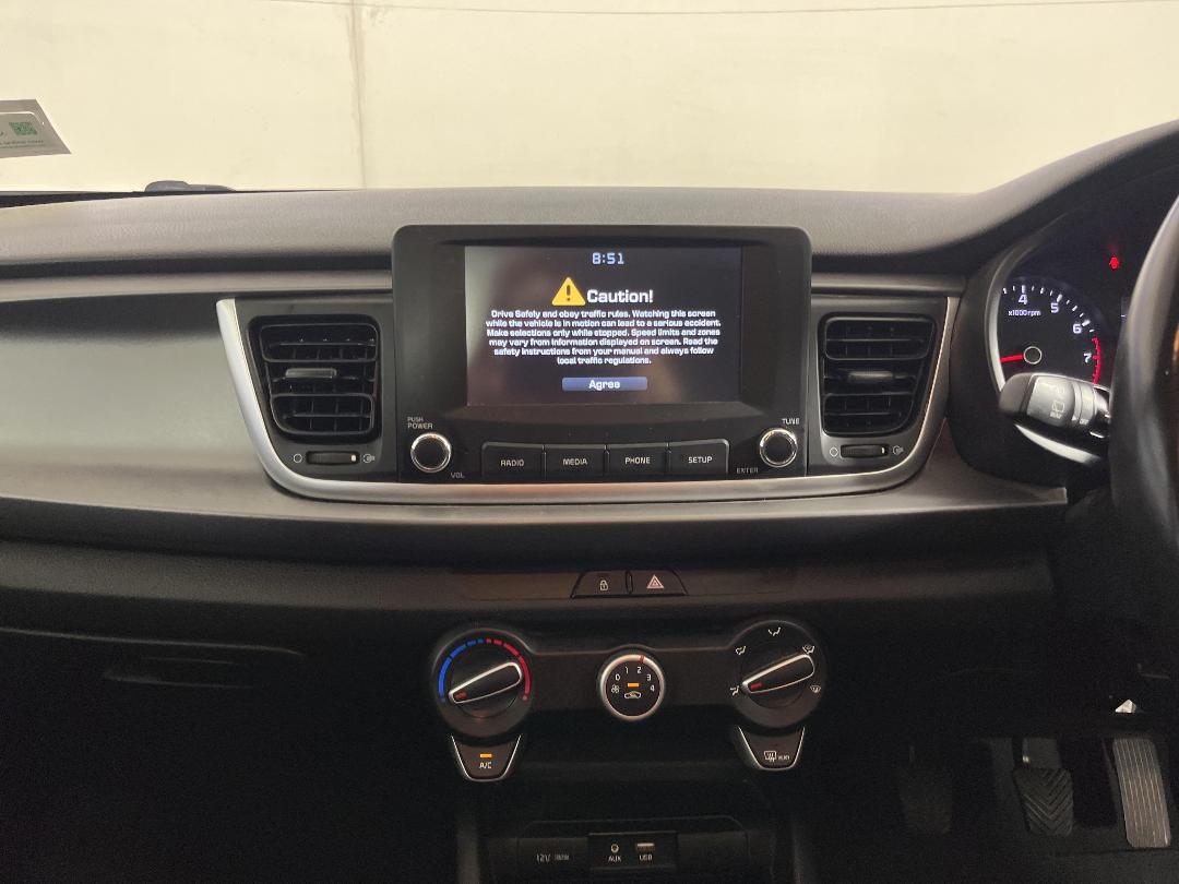 Photo '18' of KIA RIO Photo '18' of KIA RIO