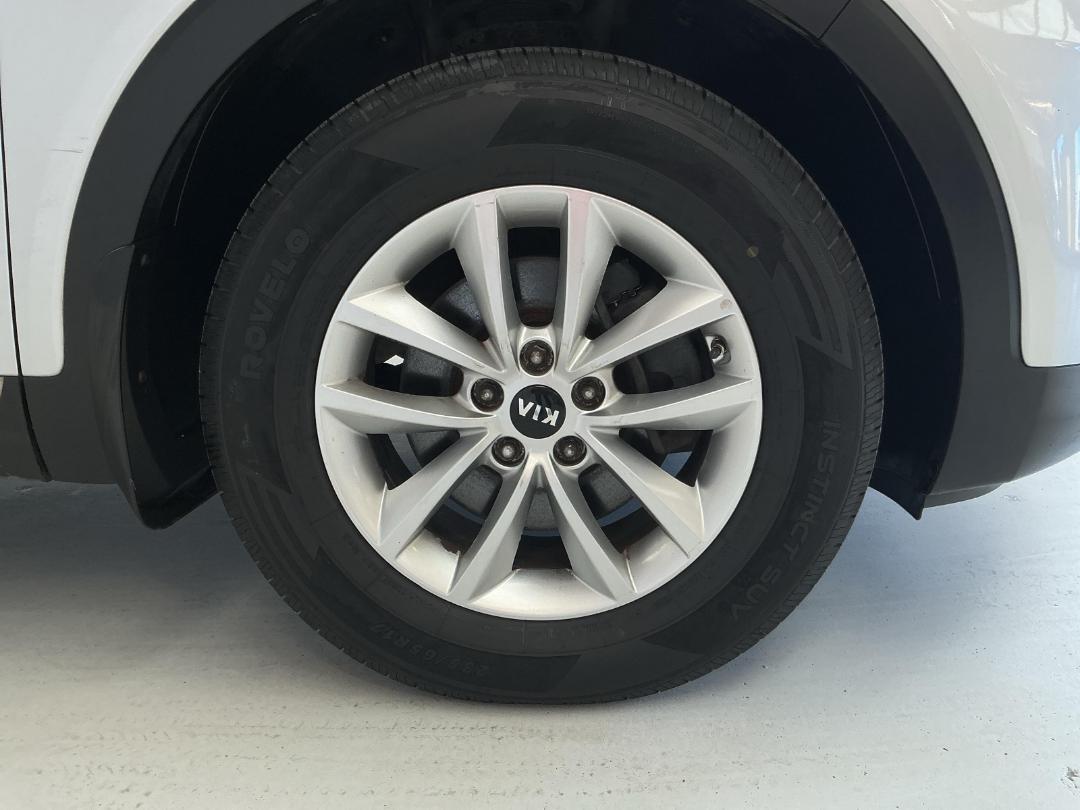 Photo '9' of KIA Sorento Photo '9' of KIA Sorento