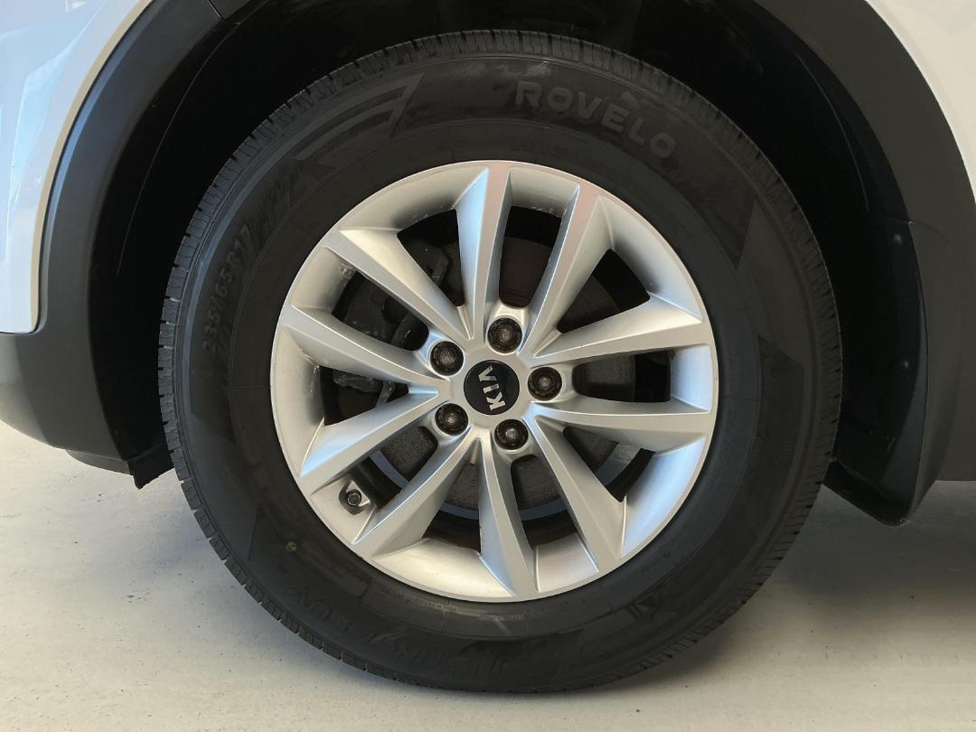 Photo '10' of KIA Sorento Photo '10' of KIA Sorento