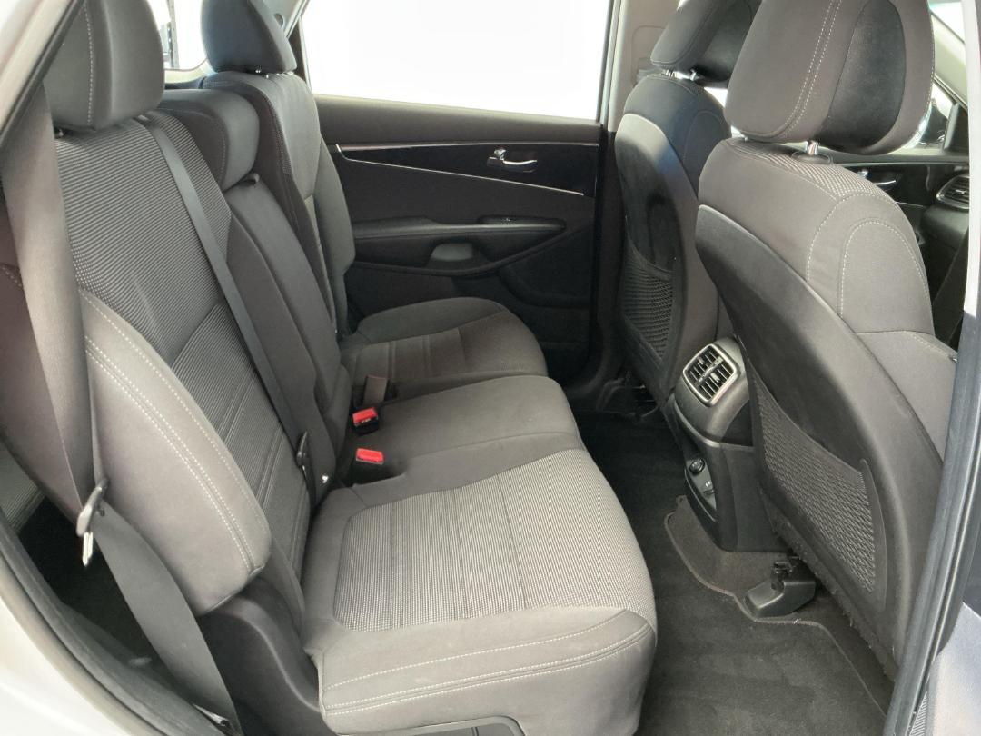 Photo '20' of KIA Sorento Photo '20' of KIA Sorento