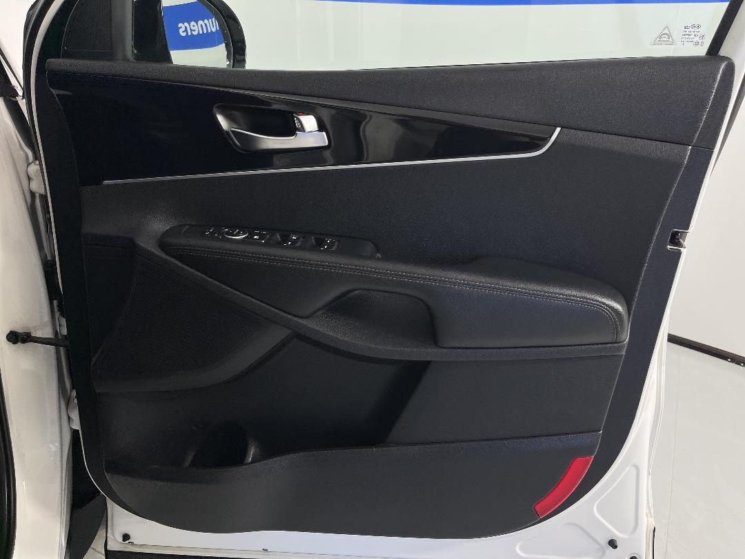 Photo '15' of KIA Sorento Photo '15' of KIA Sorento