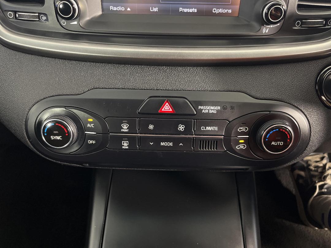 Photo '28' of KIA Sorento Photo '28' of KIA Sorento