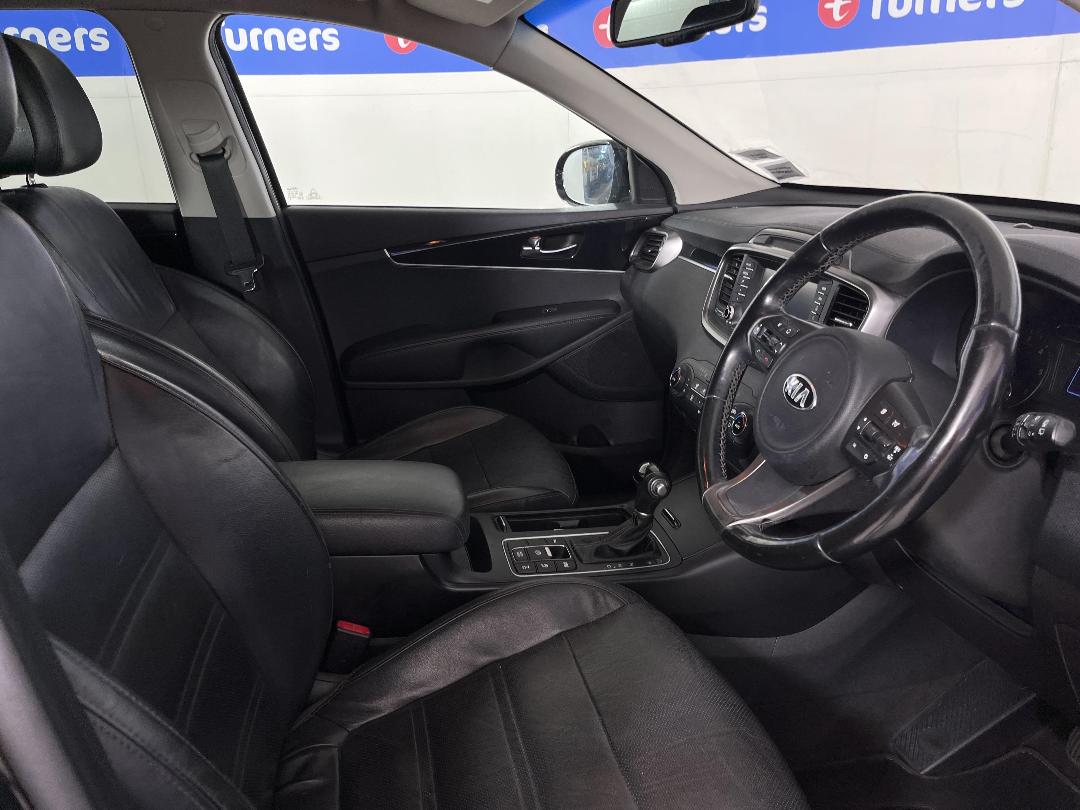 Photo '16' of KIA Sorento