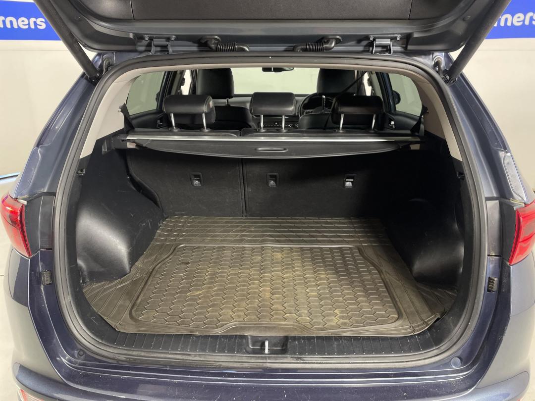 Photo '14' of KIA Sportage Photo '14' of KIA Sportage