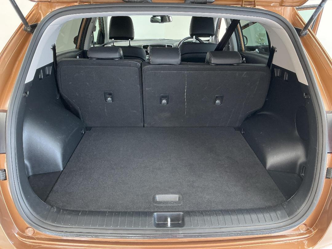 Photo '14' of KIA Sportage Photo '14' of KIA Sportage