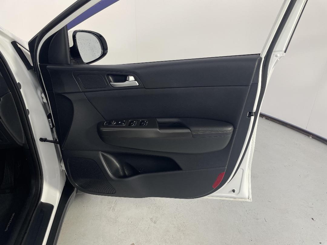 Photo '15' of KIA Sportage Photo '15' of KIA Sportage