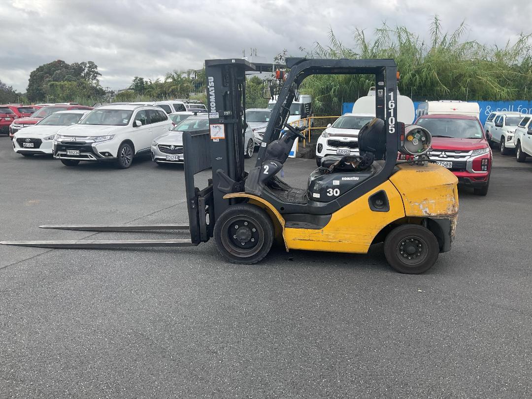 Photo '7' of KOMATSU FG30T-17 Forklift