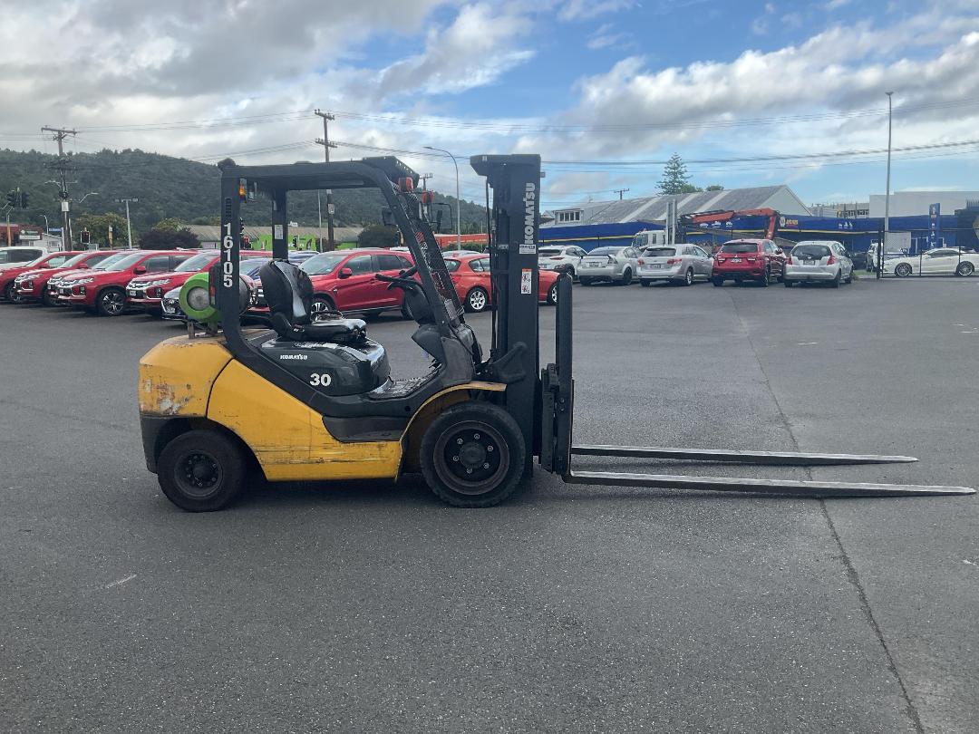 Photo '3' of KOMATSU FG30T-17 Forklift