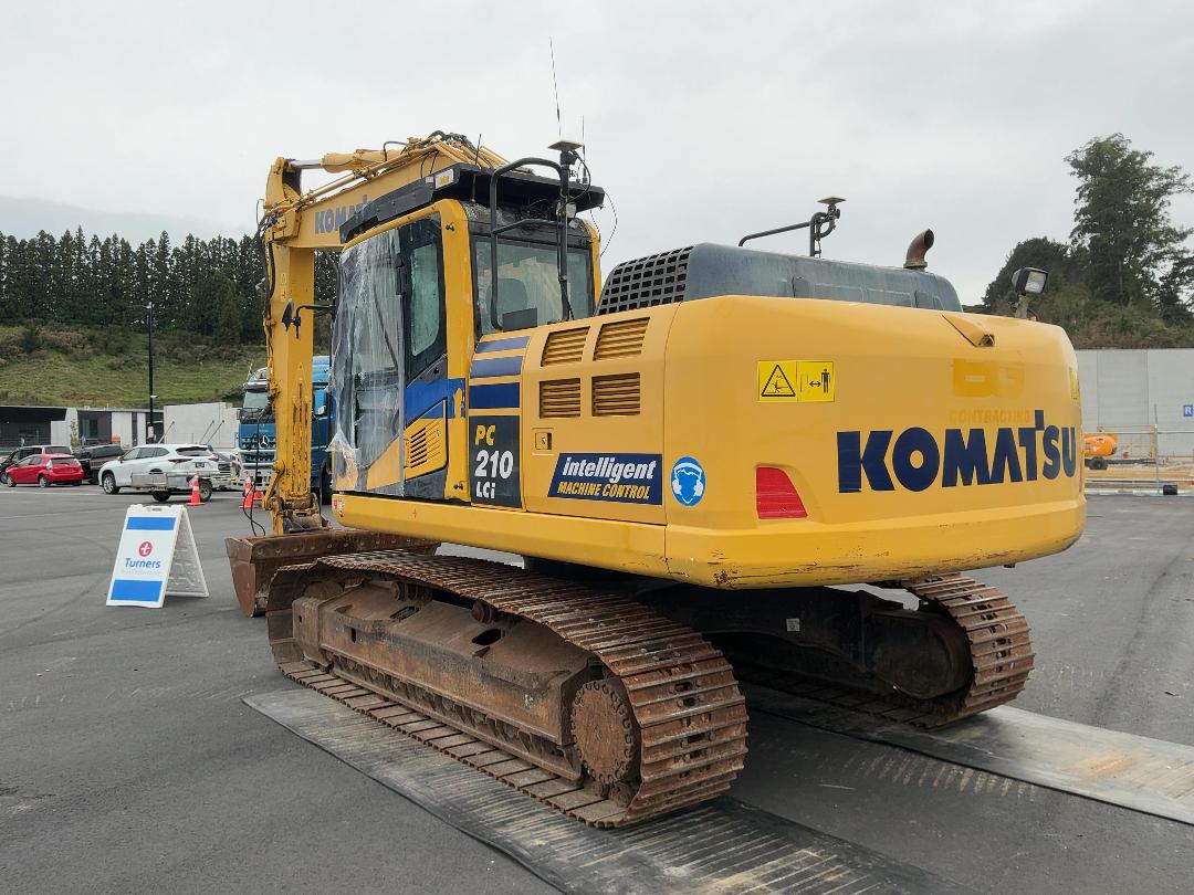 Photo '6' of Komatsu PC210CI-10 Excavator