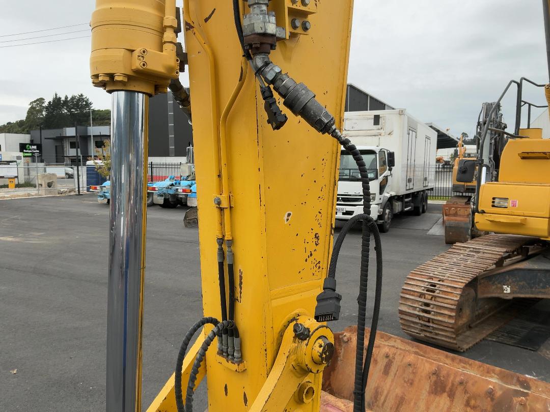 Photo '17' of Komatsu PC210CI-10 Excavator