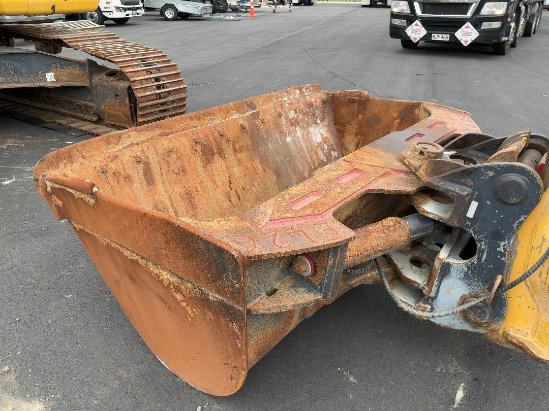 Photo '20' of Komatsu PC210CI-10 Excavator