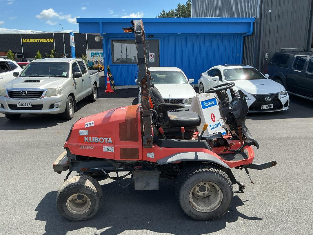 Photo '3' of Kubota F3690 Mower