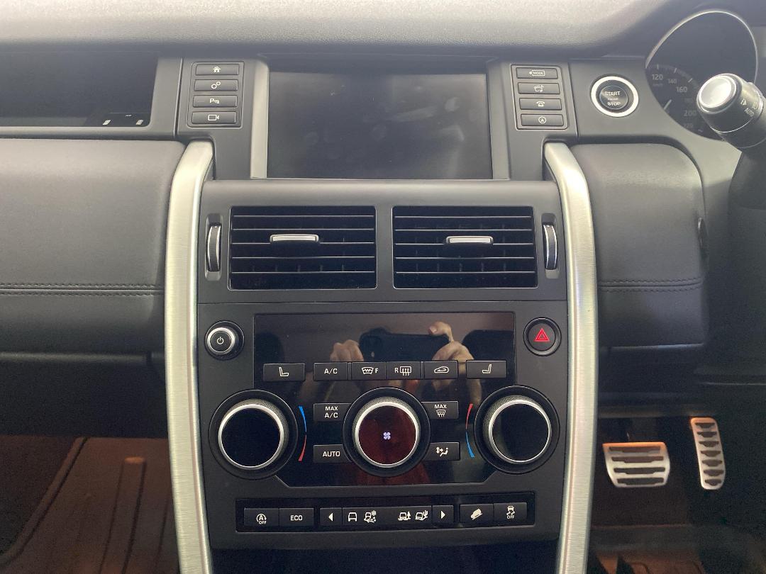 Photo '18' of Land Rover Discovery Sport Photo '18' of Land Rover Discovery Sport