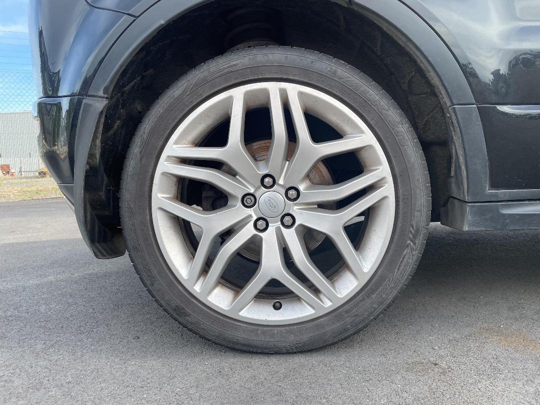 Photo '8' of Land Rover Range Rover Evoque HSE DYN TD4 A Photo '8' of Land Rover Range Rover Evoque HSE DYN TD4 A