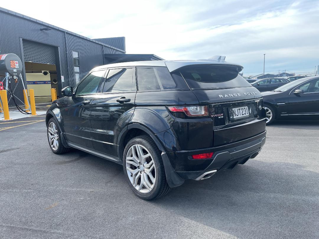 Photo '10' of Land Rover Range Rover Evoque HSE DYN TD4 A Photo '10' of Land Rover Range Rover Evoque HSE DYN TD4 A