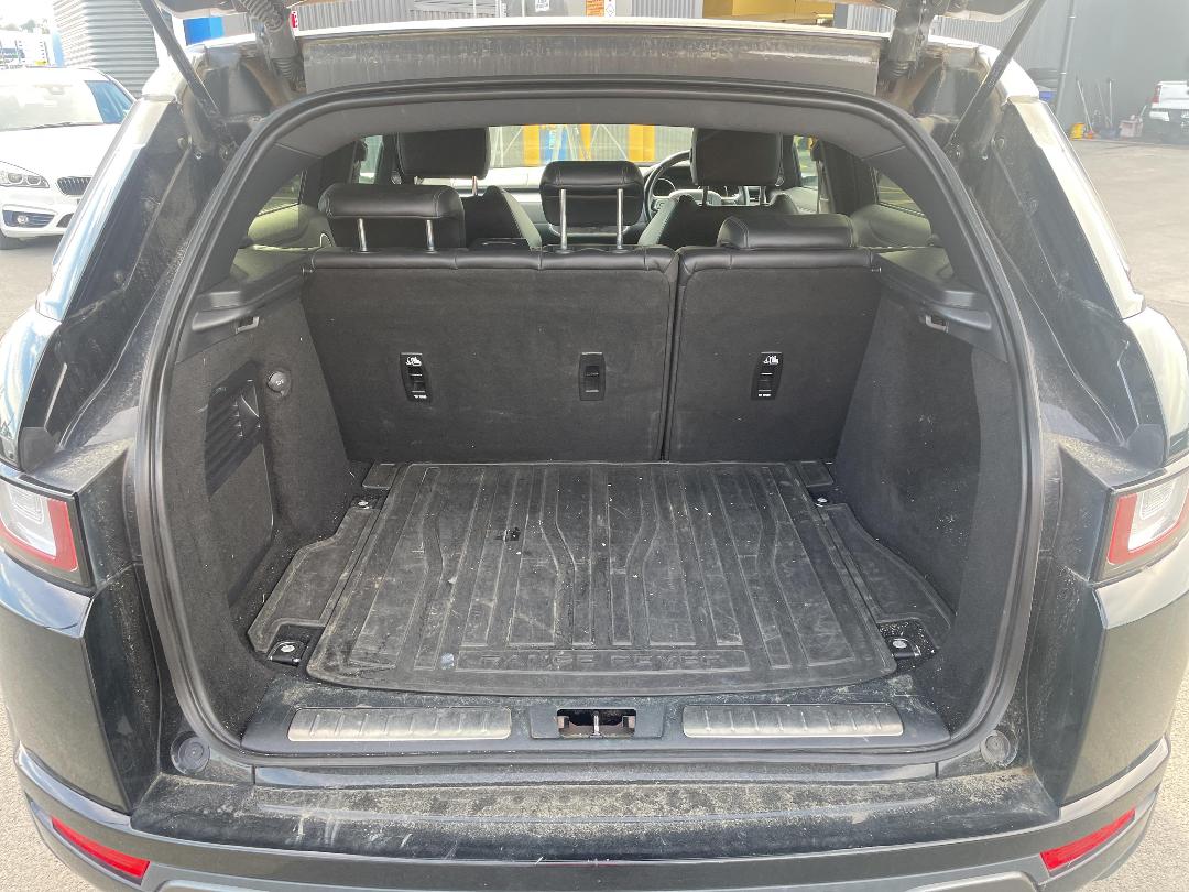 Photo '12' of Land Rover Range Rover Evoque HSE DYN TD4 A Photo '12' of Land Rover Range Rover Evoque HSE DYN TD4 A