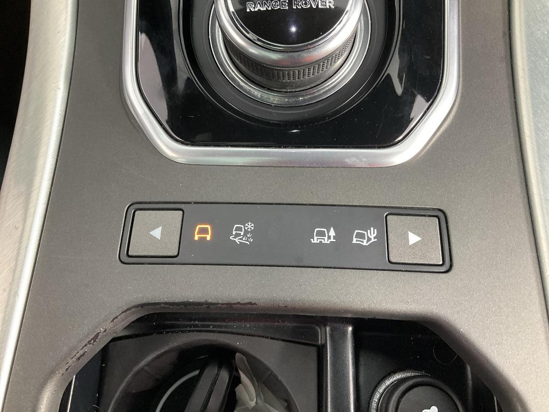 Photo '32' of Land Rover Range Rover Photo '32' of Land Rover Range Rover