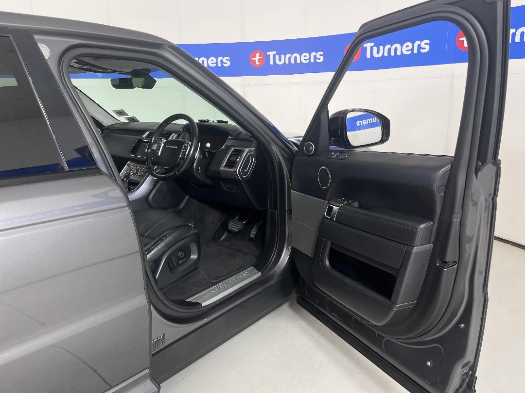 Photo '15' of Land Rover Range Rover Sport Photo '15' of Land Rover Range Rover Sport