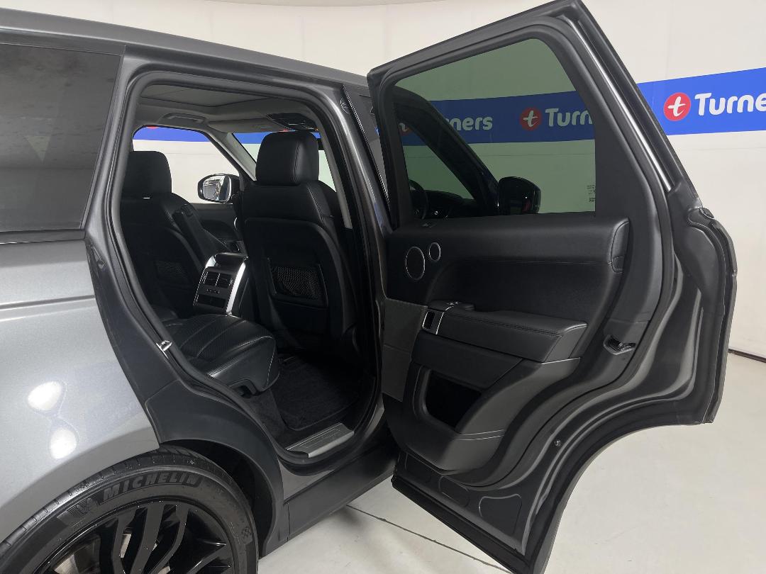 Photo '19' of Land Rover Range Rover Sport Photo '19' of Land Rover Range Rover Sport