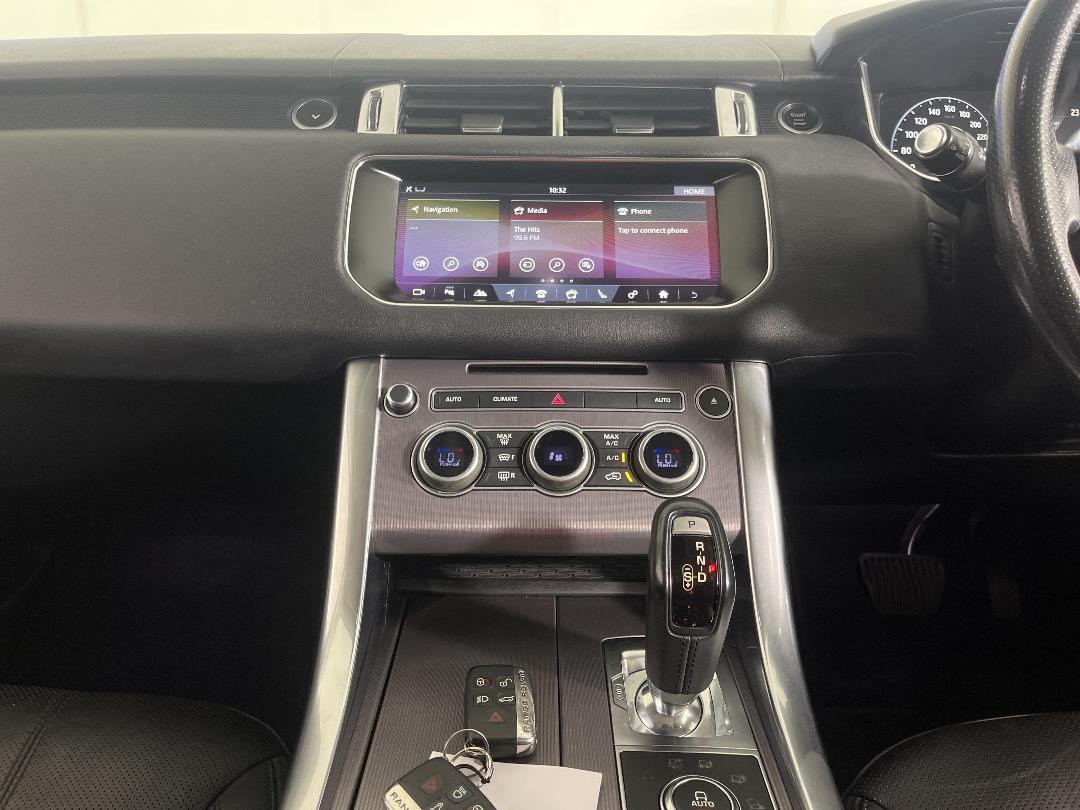 Photo '18' of Land Rover Range Rover Sport Photo '18' of Land Rover Range Rover Sport