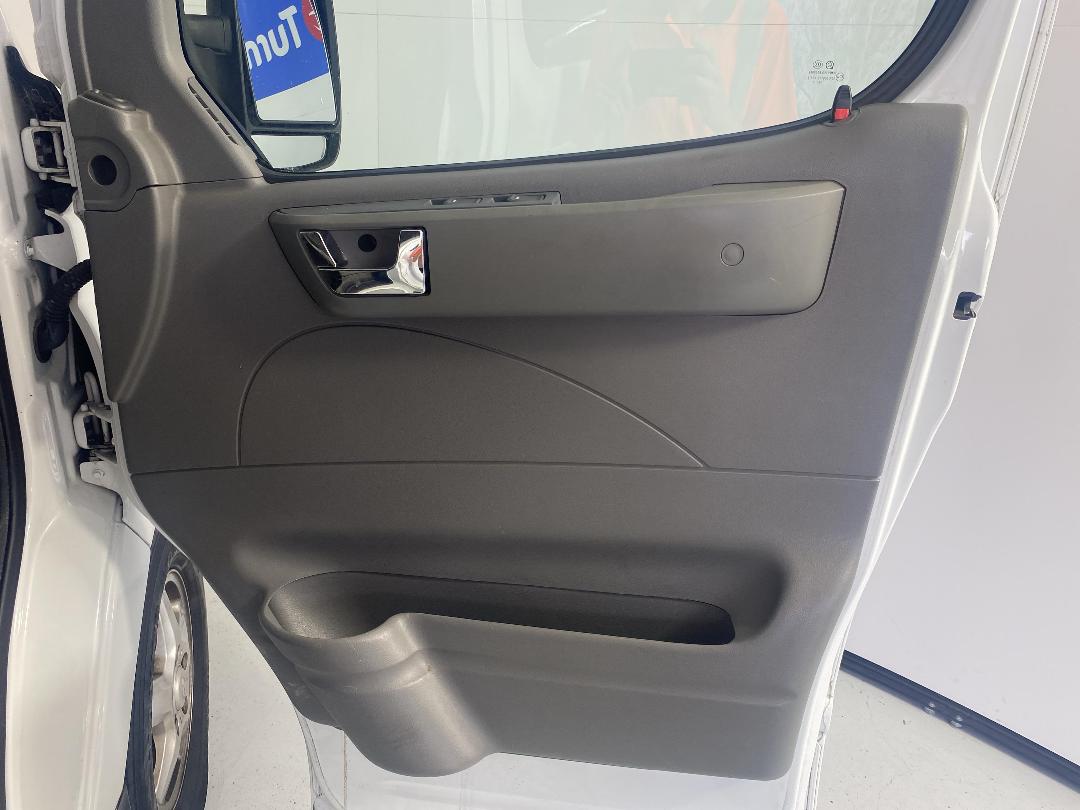 Photo '15' of LDV V80