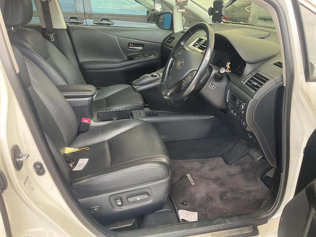 Photo '19' of Lexus HS250H