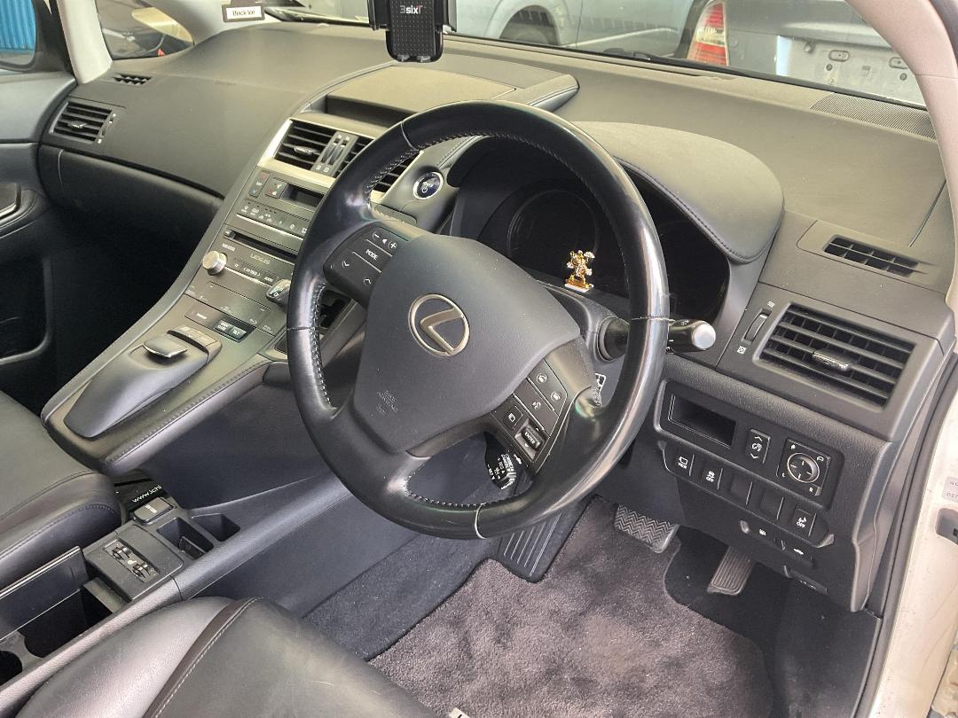 Photo '20' of Lexus HS250H