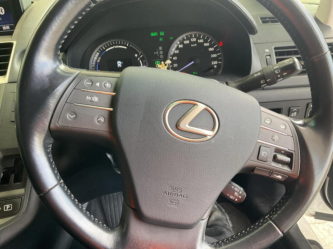 Photo '24' of Lexus HS250H
