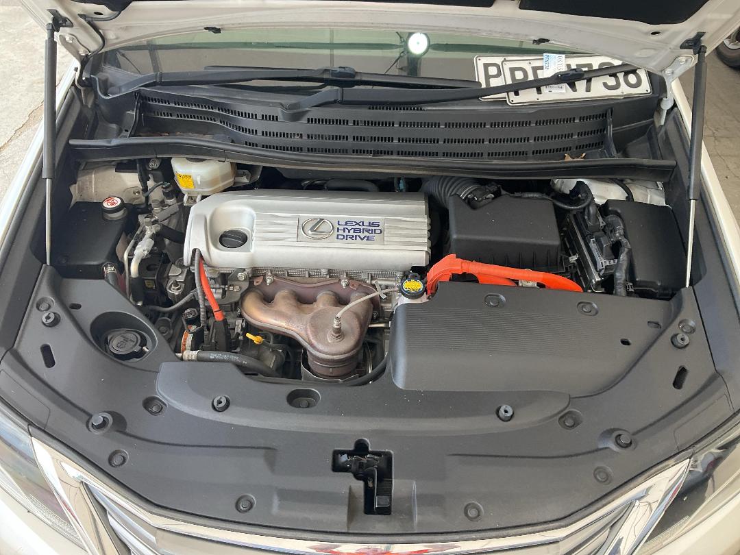 Photo '28' of Lexus HS250H