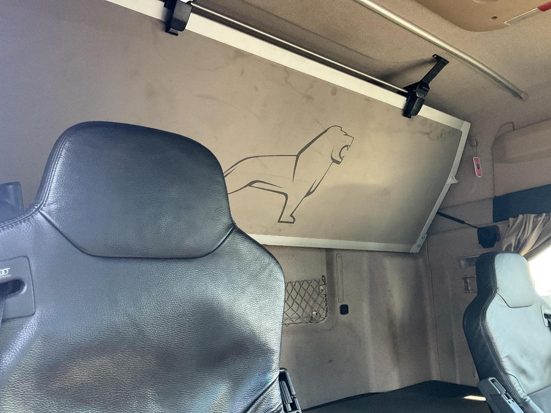 Photo '23' of MAN TGX 35.540 8X4 Curtainsider