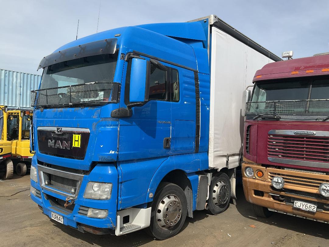 Photo '7' of MAN TGX 35.540 8X4 Curtainsider