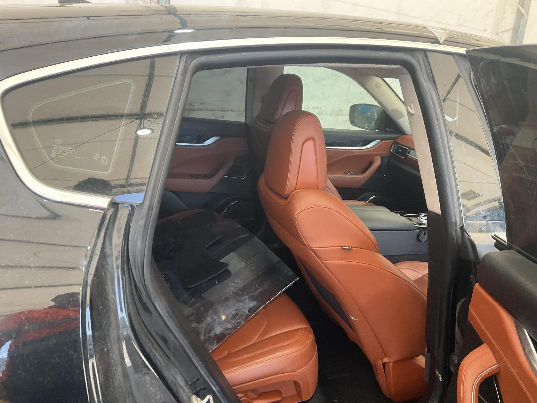 Photo '28' of Maserati Levante