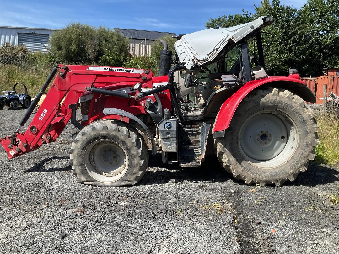 Photo '7' of Massey Ferguson 6713S Tractor