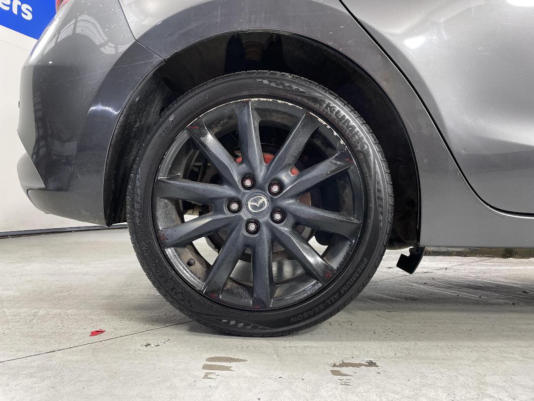 Photo '12' of Mazda 3