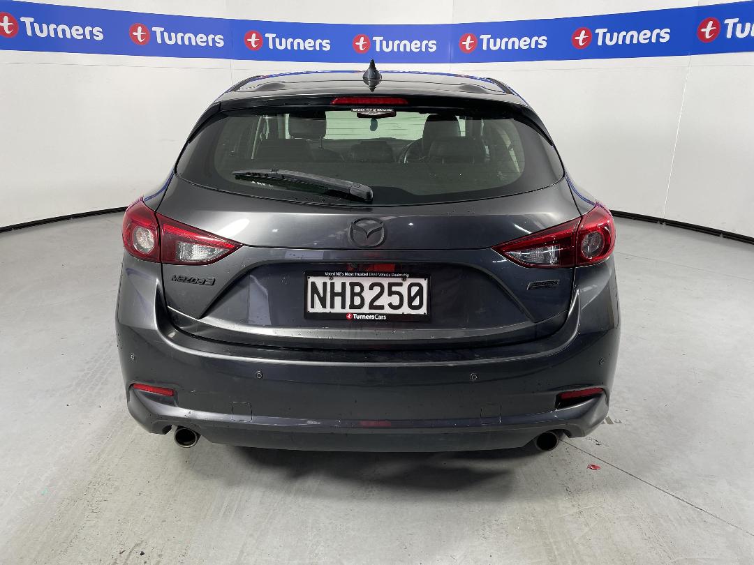 Photo '6' of Mazda 3