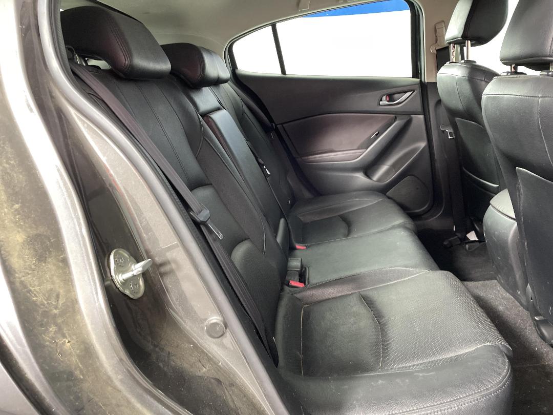 Photo '20' of Mazda 3