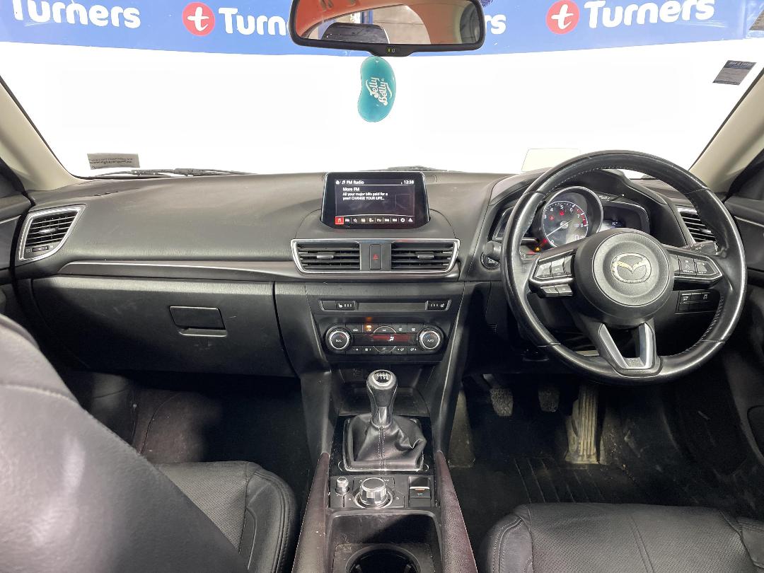 Photo '17' of Mazda 3