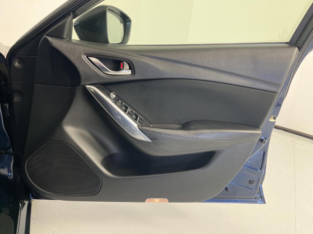 Photo '15' of Mazda Atenza Photo '15' of Mazda Atenza