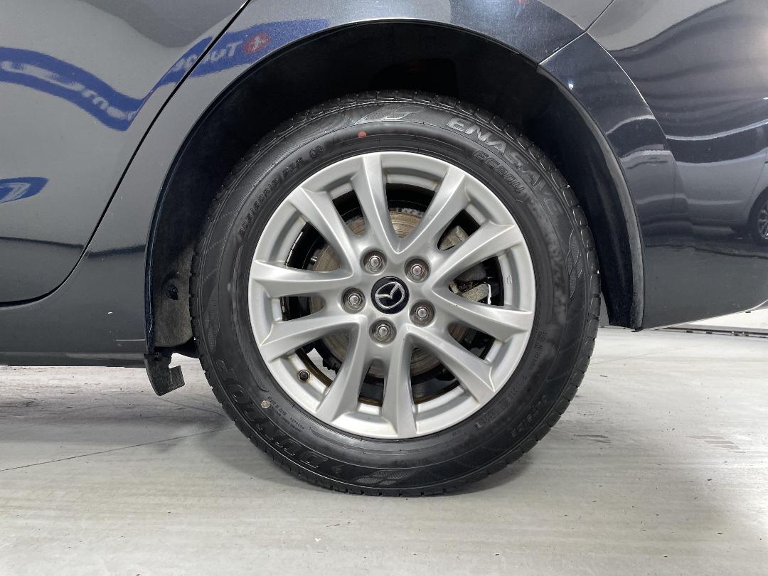 Photo '11' of Mazda Axela