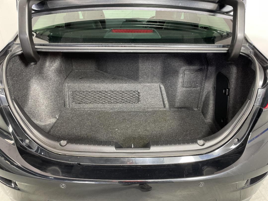 Photo '14' of Mazda Axela