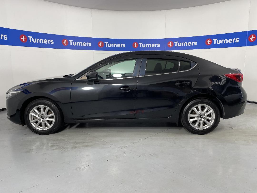 Photo '24' of Mazda Axela