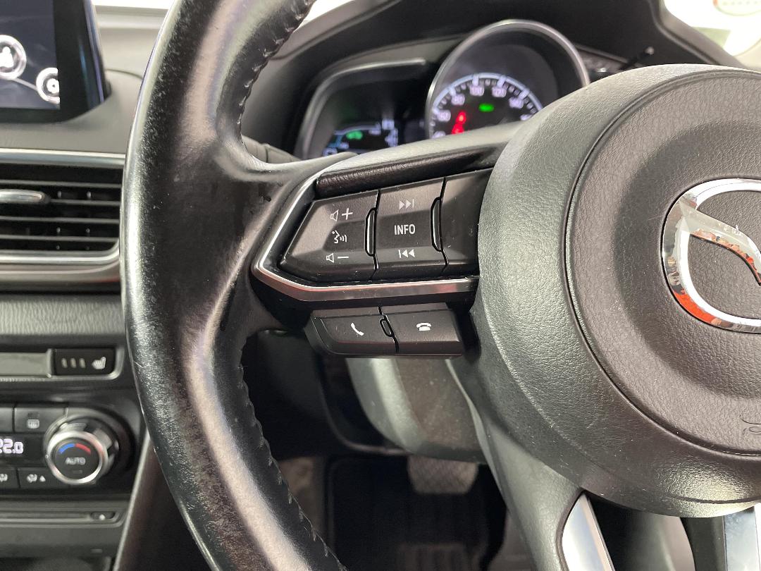 Photo '33' of Mazda Axela