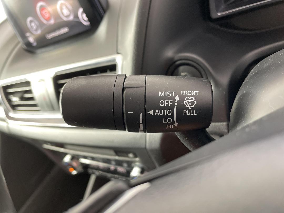 Photo '32' of Mazda Axela