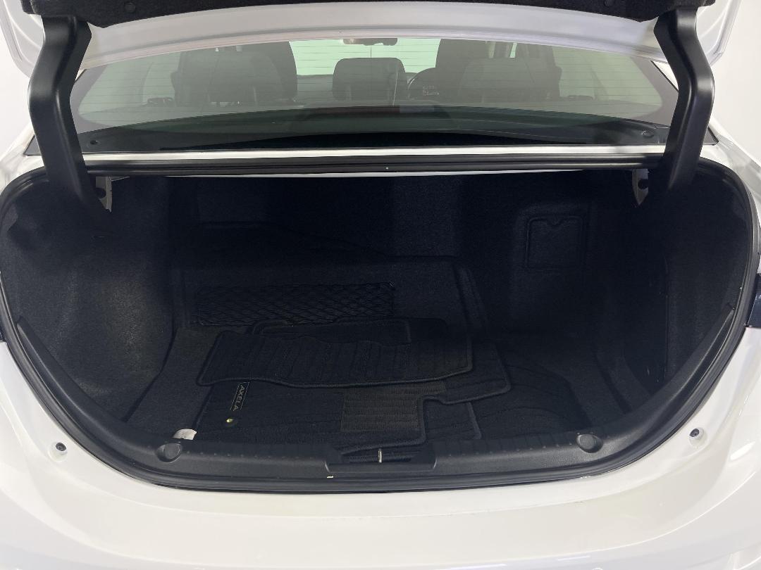 Photo '14' of Mazda Axela