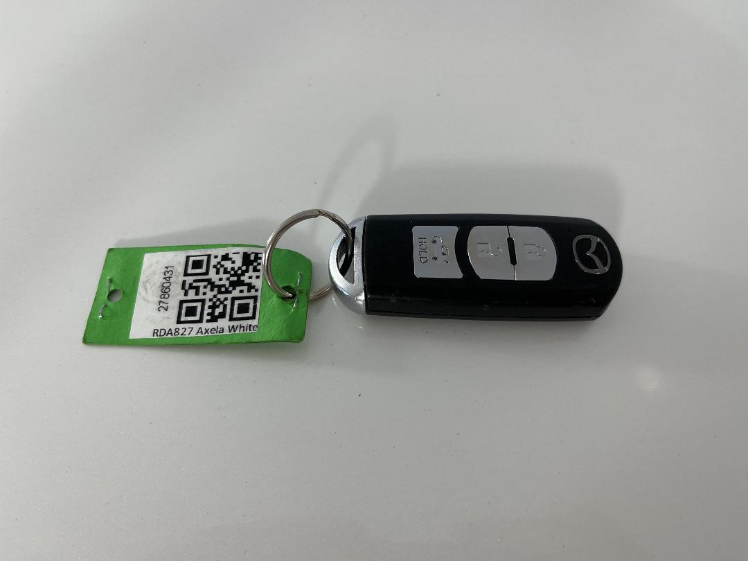 Photo '22' of Mazda Axela