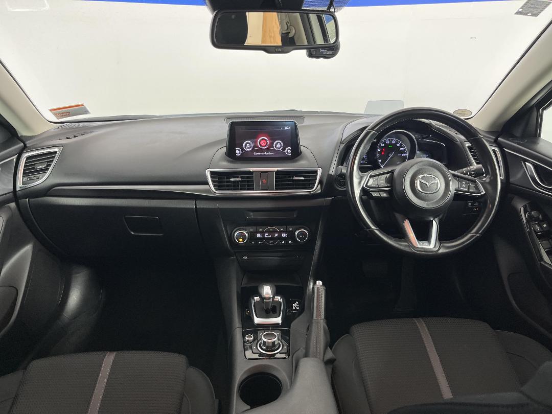 Photo '17' of Mazda Axela