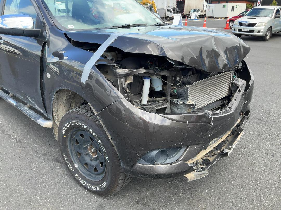 Photo '14' of Mazda Bt-50 GLX Sport F/C C/C Photo '14' of Mazda Bt-50 GLX Sport F/C C/C