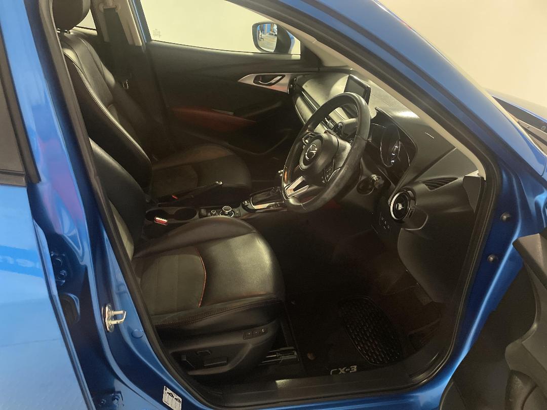 Photo '16' of Mazda CX-3