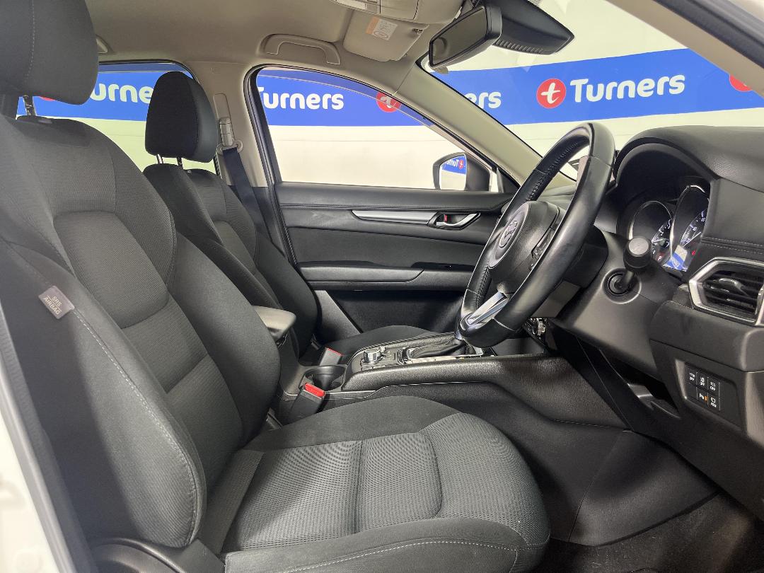 Photo '16' of Mazda CX-5